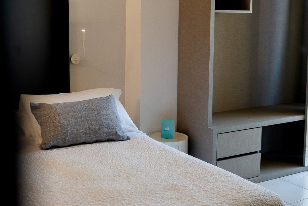 media.camera-silver2